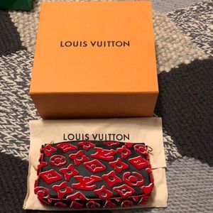 NWT Louis Vuitton Pouchette Limited edition
